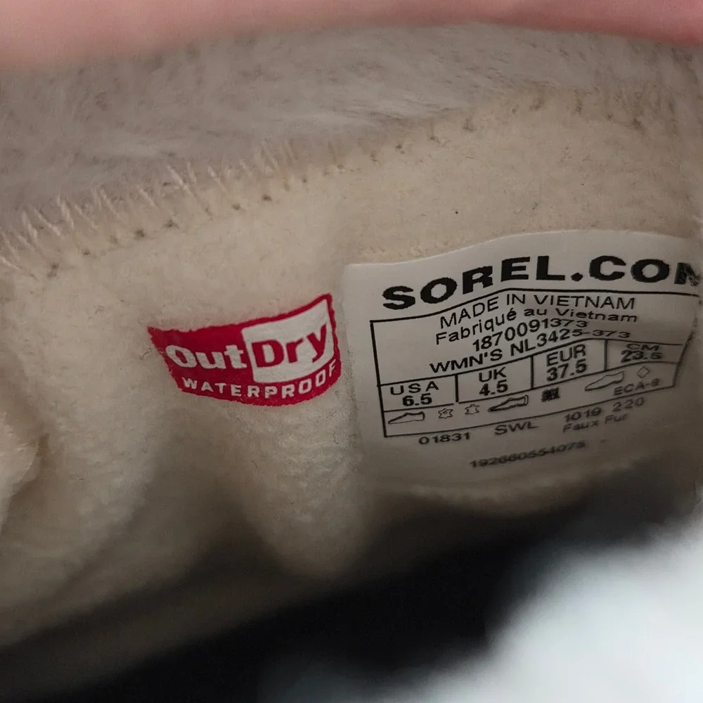 Sorel Tivoli IV Waterproof Winter Boots Tan Black Faux Fur Womens 6.5